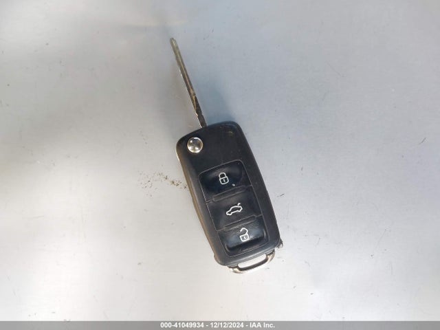 1VWBT7A31GC021334 Volkswagen Passat 1.8t Se