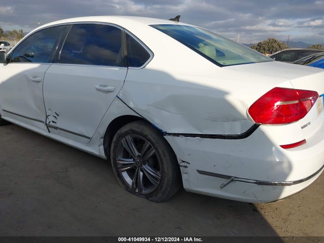 1VWBT7A31GC021334 Volkswagen Passat 1.8t Se