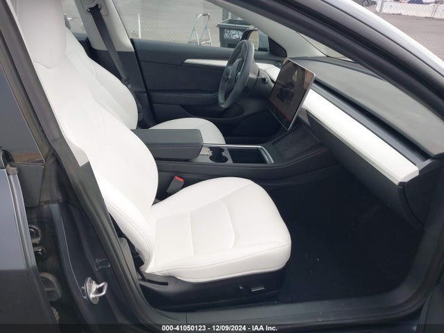 2022 TESLA MODEL 3 5YJ3E1EAXNF360617 Photo 4