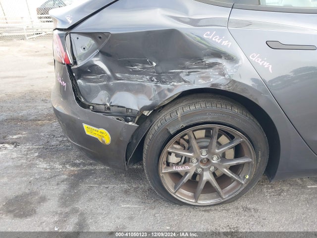 2022 TESLA MODEL 3 5YJ3E1EAXNF360617 Photo 5