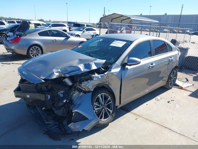 KIA Forte Lxs 2024 3KPF24AD9RE701752 Image 2