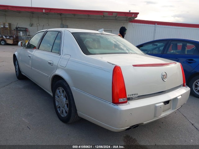 2009 CADILLAC DTS 1G6KD57Y29U135365 Photo 2
