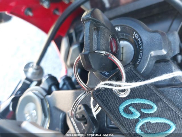 2017 HONDA CBR1000 JH2SC7701HK000093 Photo 10