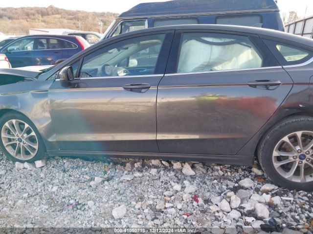 3FA6P0HD8KR213591 Ford FUSION SE