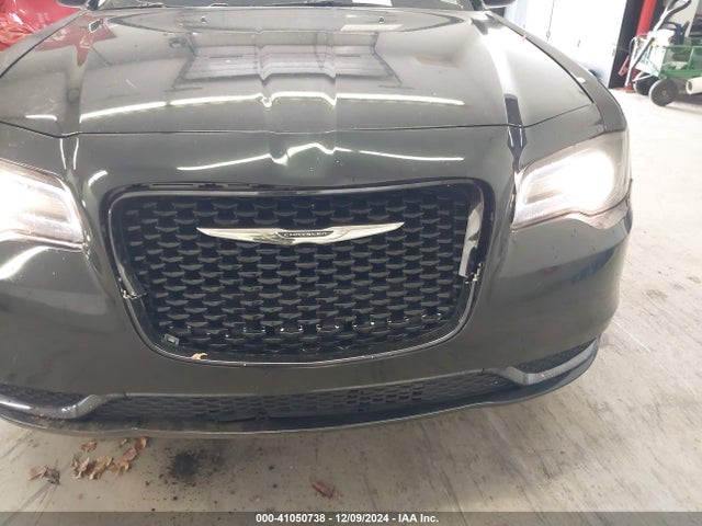 2C3CCAAG2KH555976 Chrysler 300 Touring