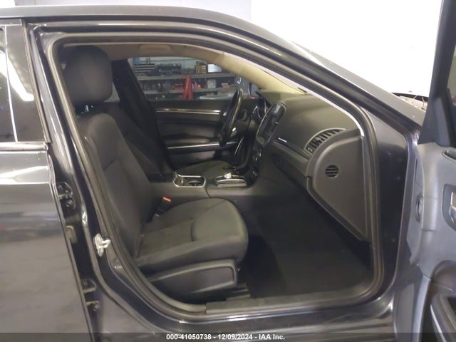 2C3CCAAG2KH555976 Chrysler 300 Touring