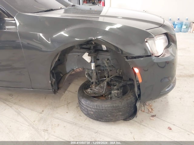 2C3CCAAG2KH555976 Chrysler 300 Touring