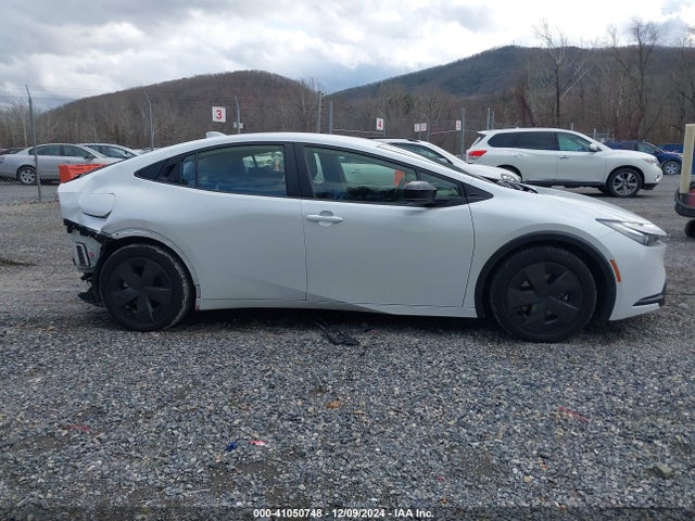 JTDACACUXP3004064 Toyota Prius Prime Se