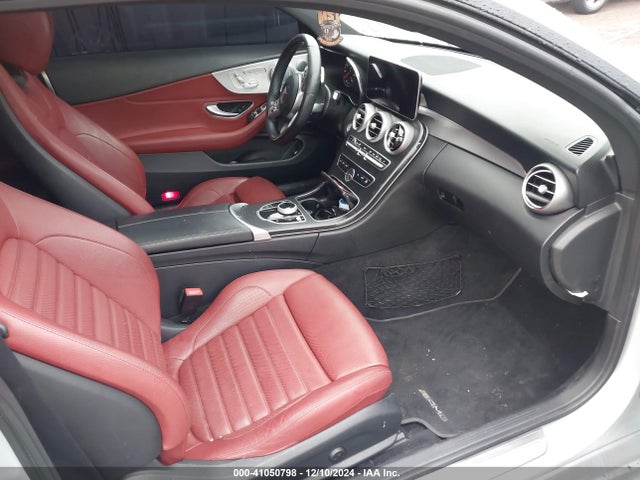 W1KWJ8DB4LF982558 Mercedes-Benz C 300