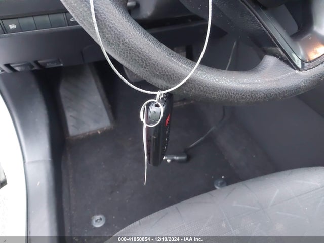 Toyota Rav4 Xle 2019 JTMW1RFV8KJ015079 Image 11