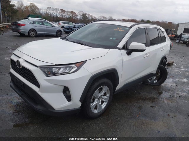 Toyota Rav4 Xle 2019 JTMW1RFV8KJ015079 Image 2