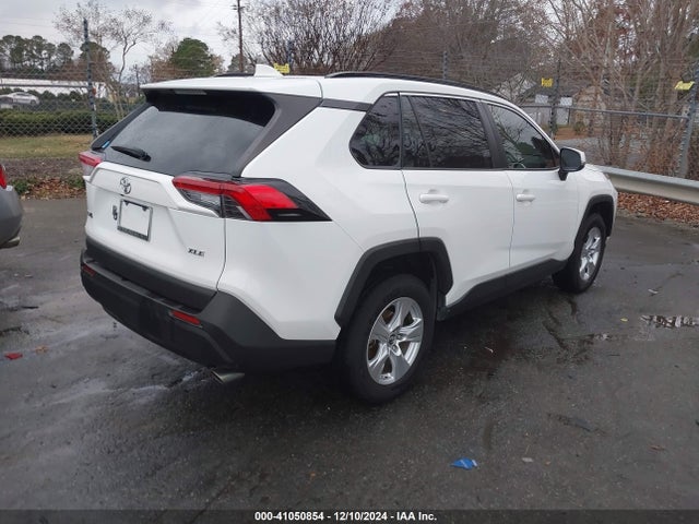 Toyota Rav4 Xle 2019 JTMW1RFV8KJ015079 Image 4
