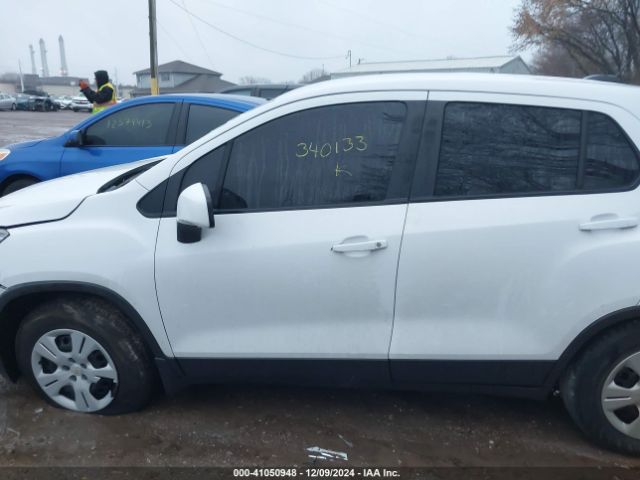 3GNCJKSB7JL340133 Chevrolet TRAX LS