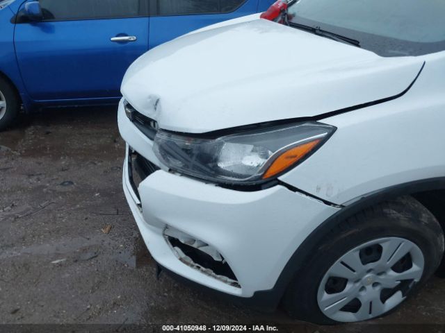 3GNCJKSB7JL340133 Chevrolet TRAX LS