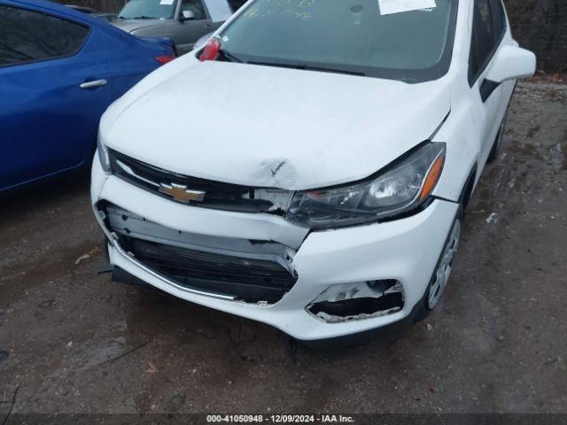 3GNCJKSB7JL340133 Chevrolet TRAX LS