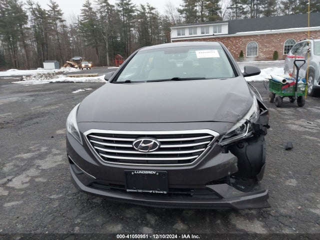 Hyundai SONATA SE 2016 5NPE24AF0GH295690 Image 12