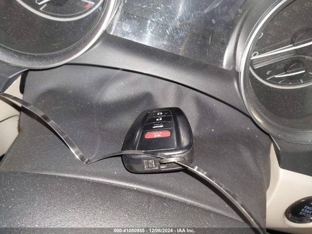 4T1B11HK3JU037826 Toyota CAMRY XLE