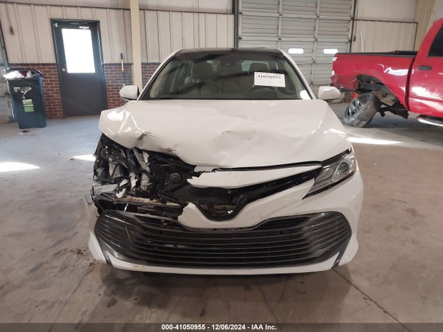 4T1B11HK3JU037826 Toyota CAMRY XLE