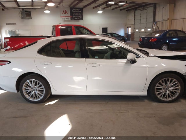 4T1B11HK3JU037826 Toyota CAMRY XLE