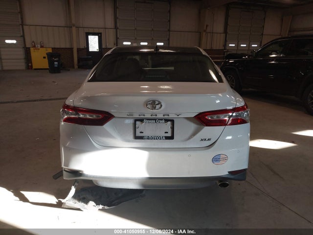 4T1B11HK3JU037826 Toyota CAMRY XLE