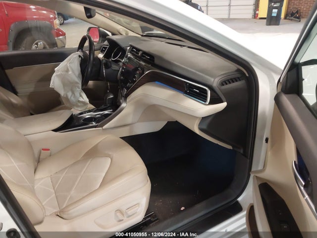 4T1B11HK3JU037826 Toyota CAMRY XLE