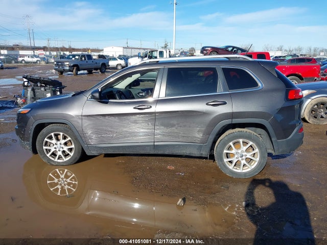 1C4PJLCBXFW700415 Jeep Cherokee Latitude