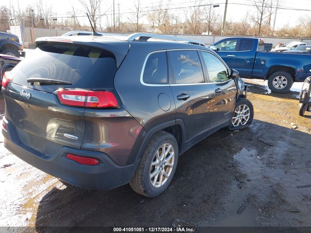 1C4PJLCBXFW700415 Jeep Cherokee Latitude