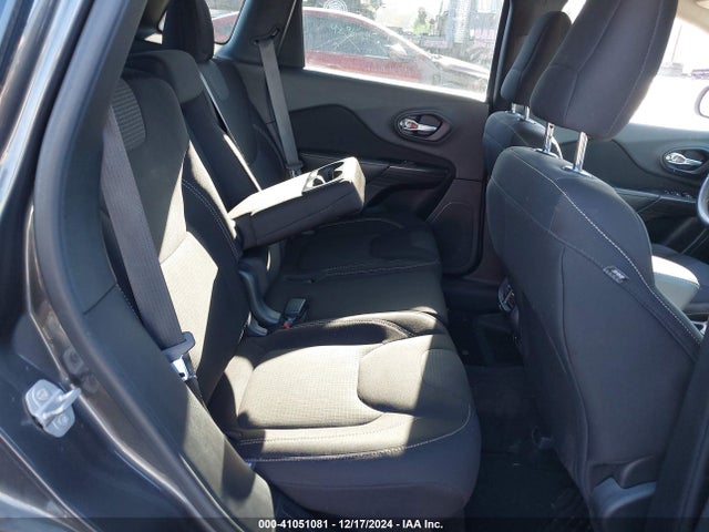 1C4PJLCBXFW700415 Jeep Cherokee Latitude