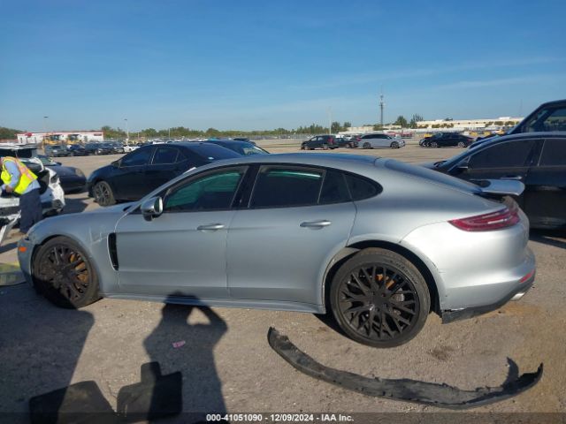 WP0AA2A70KL100349 Porsche PANAMERA 4