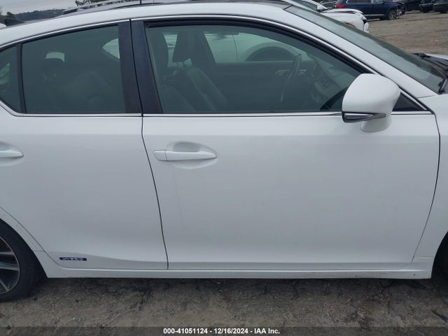 JTHKD5BH1E2195761 Lexus CT 200H