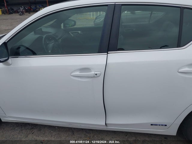 JTHKD5BH1E2195761 Lexus CT 200H