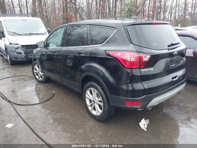 1FMCU9GD6KUA90955 Ford ESCAPE SE