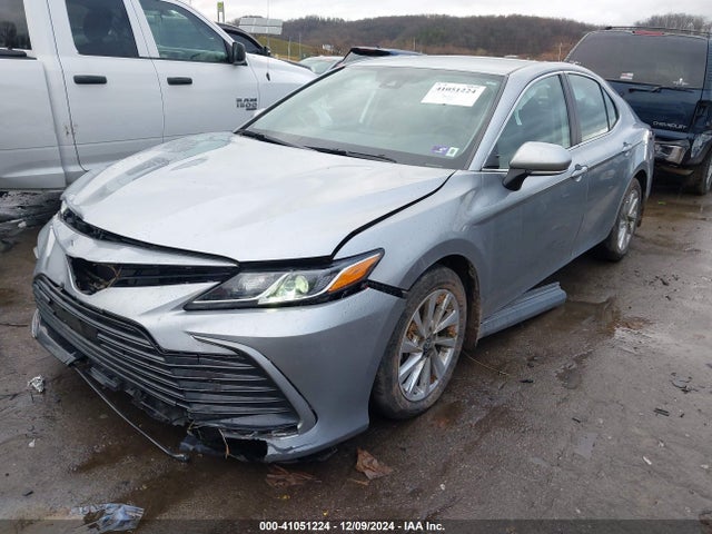 Toyota CAMRY LE 2024 4T1C11AK7RU871530 Image 2