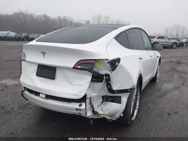 2021 TESLA MODEL Y 5YJYGDEE8MF300242 Photo 5