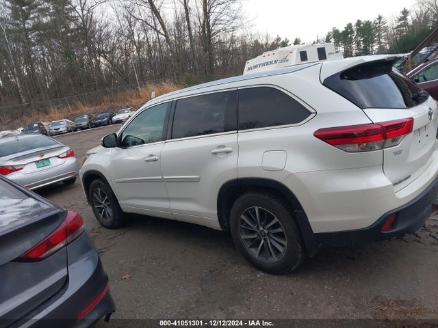 Toyota Highlander Xle 2018 5TDJZRFH7JS860472 Image 14
