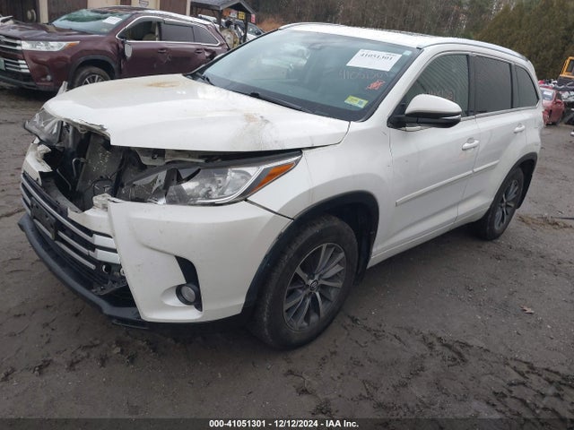 Toyota Highlander Xle 2018 5TDJZRFH7JS860472 Image 2