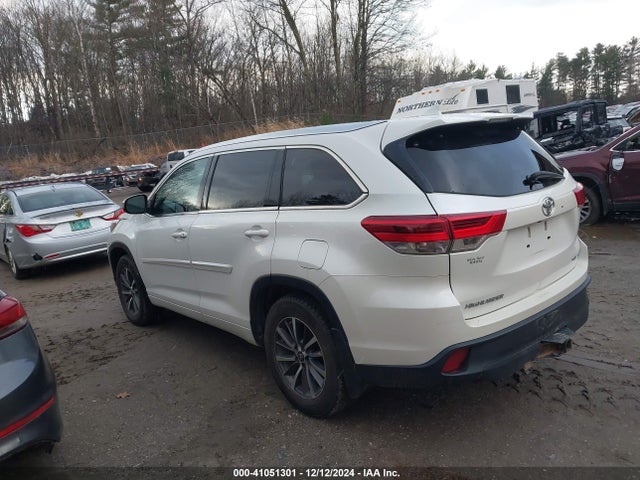 Toyota Highlander Xle 2018 5TDJZRFH7JS860472 Image 3