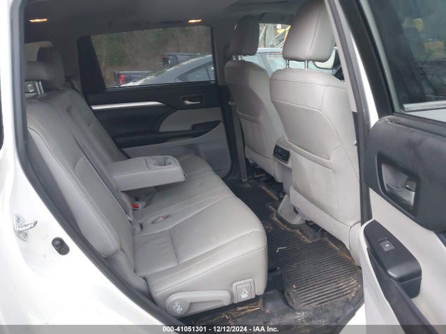 Toyota Highlander Xle 2018 5TDJZRFH7JS860472 Image 8