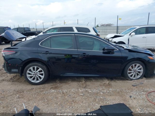 4T1C11AKXNU666682 Toyota CAMRY LE