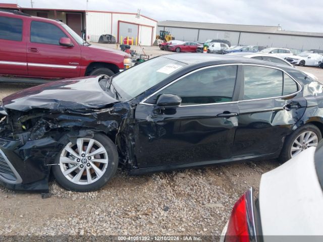 4T1C11AKXNU666682 Toyota CAMRY LE