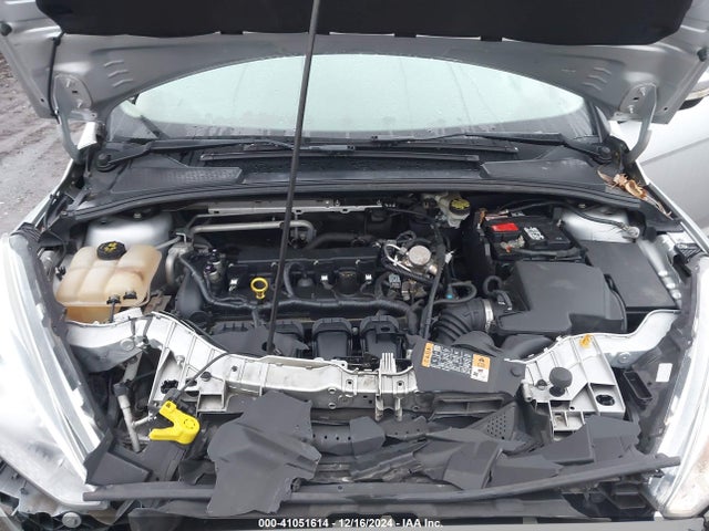 Ford FOCUS SE 2016 1FADP3F24GL329547 Image 10