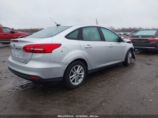 Ford FOCUS SE 2016 1FADP3F24GL329547 Image 4