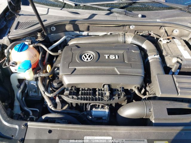 1VWAT7A33GC008080 Volkswagen Passat 1.8t S