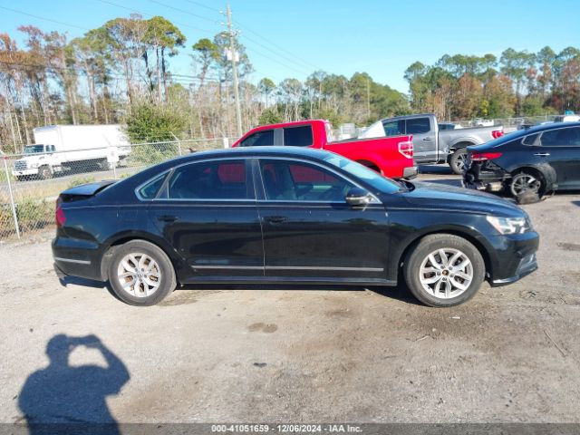 1VWAT7A33GC008080 Volkswagen Passat 1.8t S