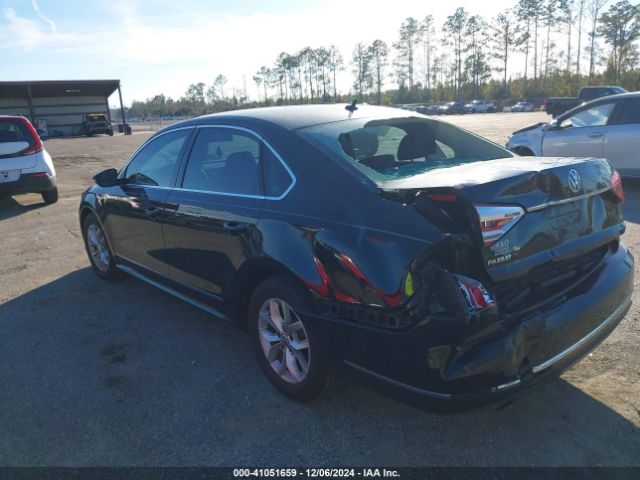 1VWAT7A33GC008080 Volkswagen Passat 1.8t S