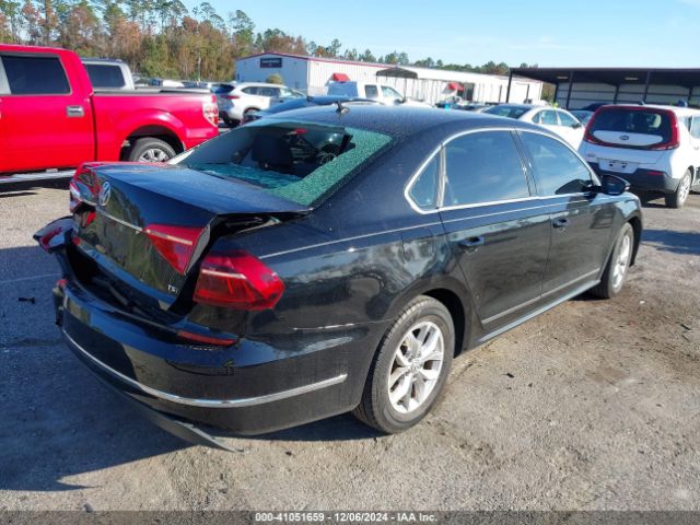 1VWAT7A33GC008080 Volkswagen Passat 1.8t S