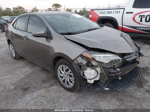 Toyota COROLLA LE 2018 5YFBURHE6JP795046 Image 1