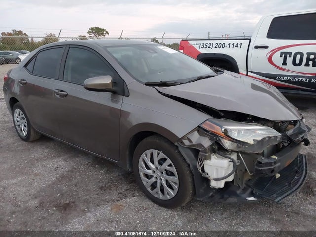 Toyota COROLLA LE 2018 5YFBURHE6JP795046 Image 18