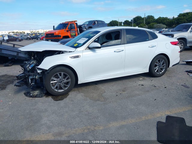 KIA Optima Lx 2020 5XXGT4L33LG439702 Image 2