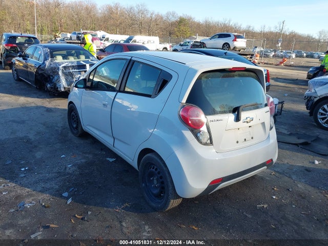 Chevrolet Spark 1lt Cvt 2015 KL8CD6S98FC727452 Image 3